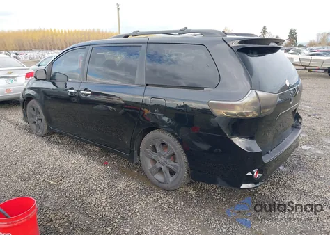 2013 Toyota Sienna Se 8 Passenger z USA, uszkodzony, nr VIN 5TDXK3DC8DS301634